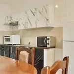 Lovely In With Kitchen Appartement