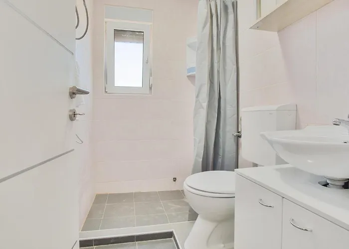 Lovely In With Kitchen Appartement Vir